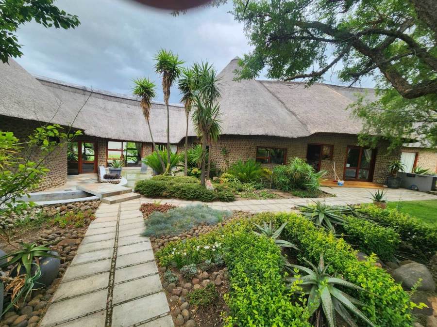 6 Bedroom Property for Sale in Oranjeville Free State